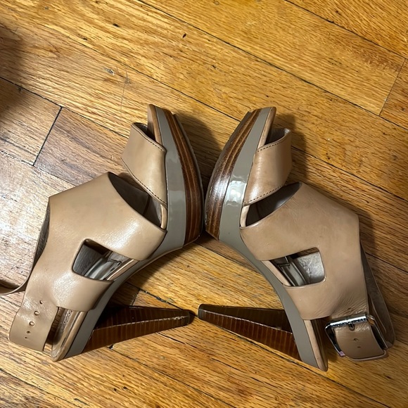 Michael Kors Women's Platform Sandals Sz 6m - Picture 13 of 13